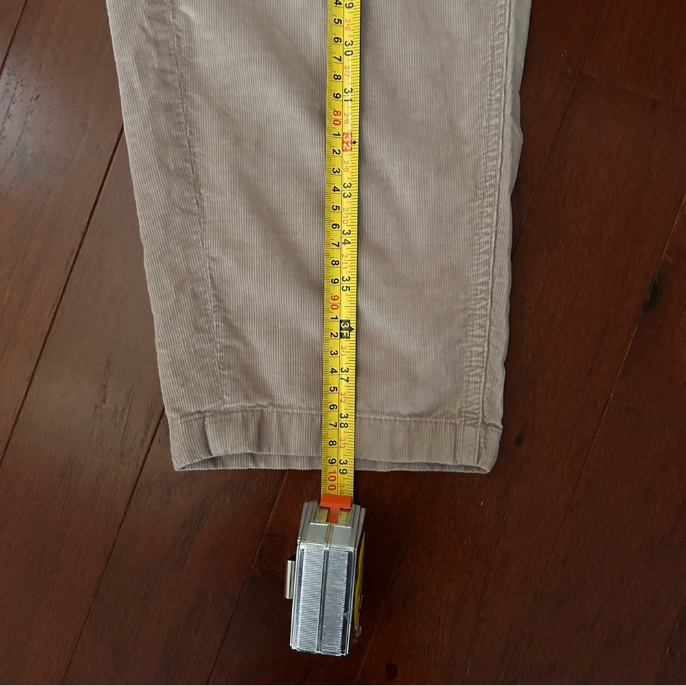 COS
Relaxed-Fit Corduroy Trousers Europe 36 US 6 color tan organic cotton - Picture 10 of 14